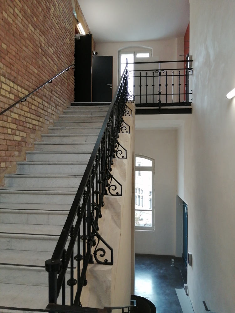 Escaliers rénovés vers 2 eme étageCIO